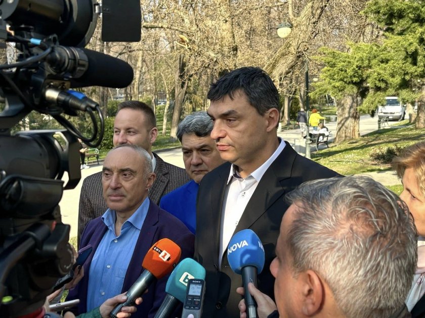 Глас от Франция: Боже, пази България! Ушето на Данчо Лазаров ще става политик?!