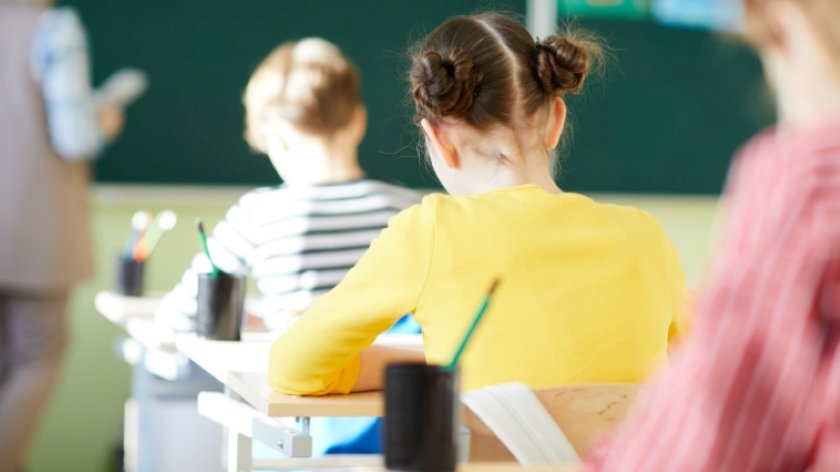 Полша забранява телефоните в училищата