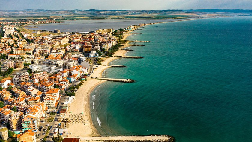 Полицията: Мъртвата жена в Поморие се е удавила