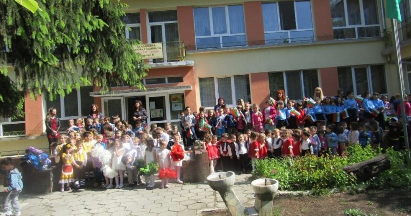 Шумен посреща над 400 деца за конкурса "Да съхраним традициите"