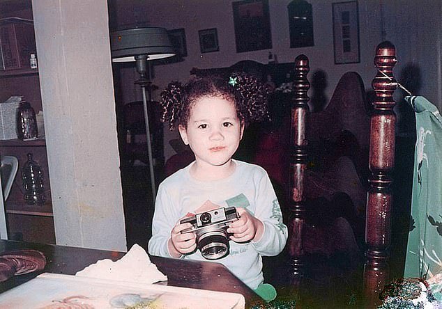 УНИКАЛНИ снимки на Меган Маркъл като дете