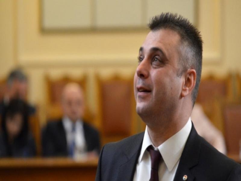 Юлиан Ангелов от Патриотите смени Ревизоро в парламента 