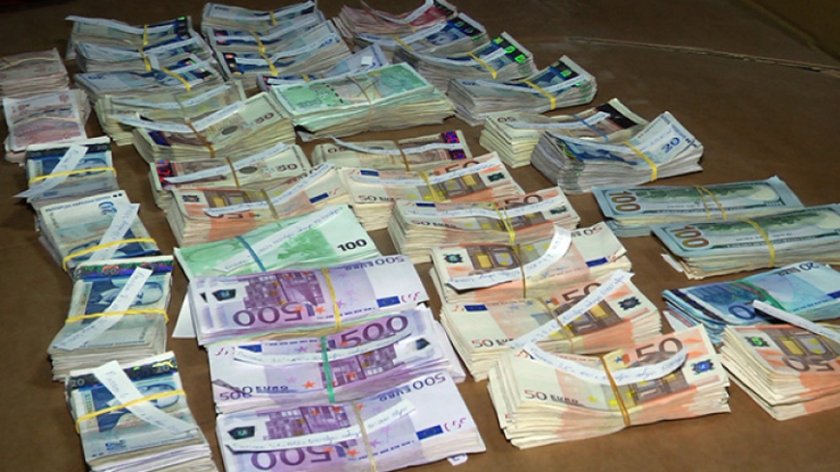 Лишават България от правото да отнема недекларирана валута