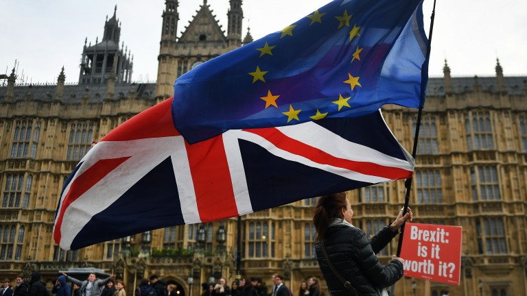 Великобритания няма да депортира хора от ЕС след Брекзит