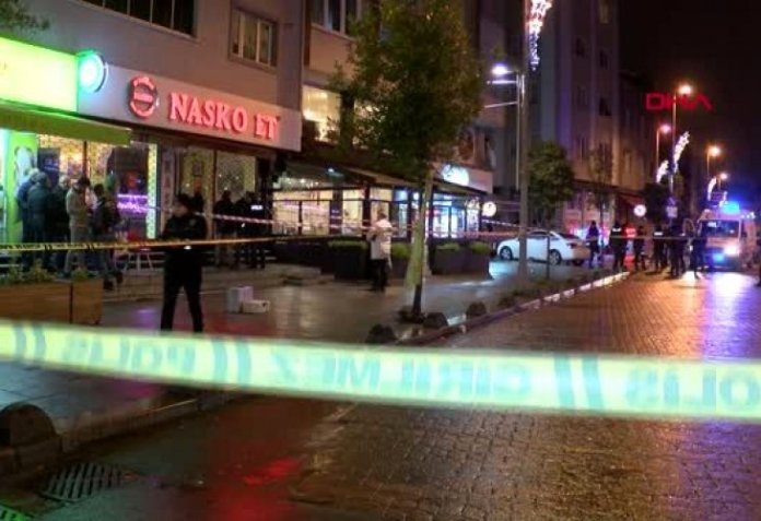 Ужас в Истанбул! Убиха българин, влетял в ресторант с мачете! (ВИДЕО)
