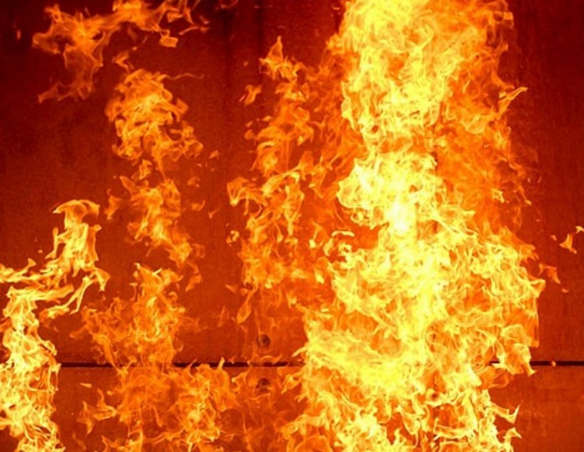 Пламъци обвиха Министерството на транспорта в Индия