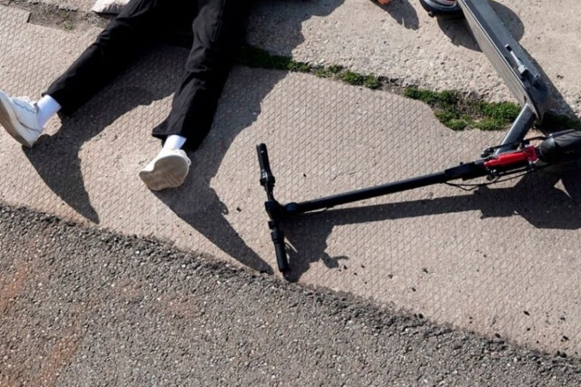 Дете се бори за живота си след инцидент с тротинетка