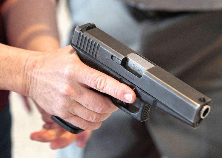 Обществено порицание за ученика, стрелял с пистолет в класна стая в Хасково