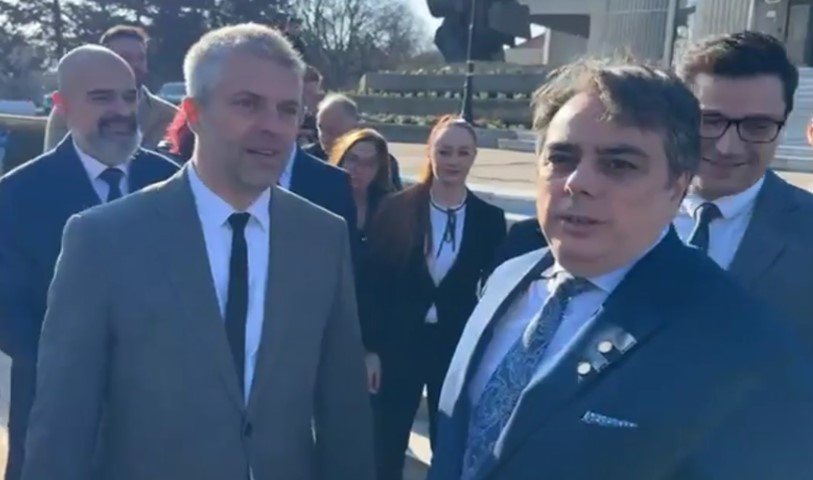 Асен Василев: 160 човека трябва да натиснат копчето за нов ВСС