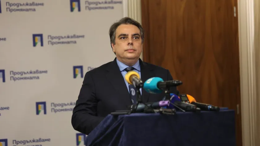 Асен Василев: Нулев е шансът за сътрудничество с ГЕРБ 