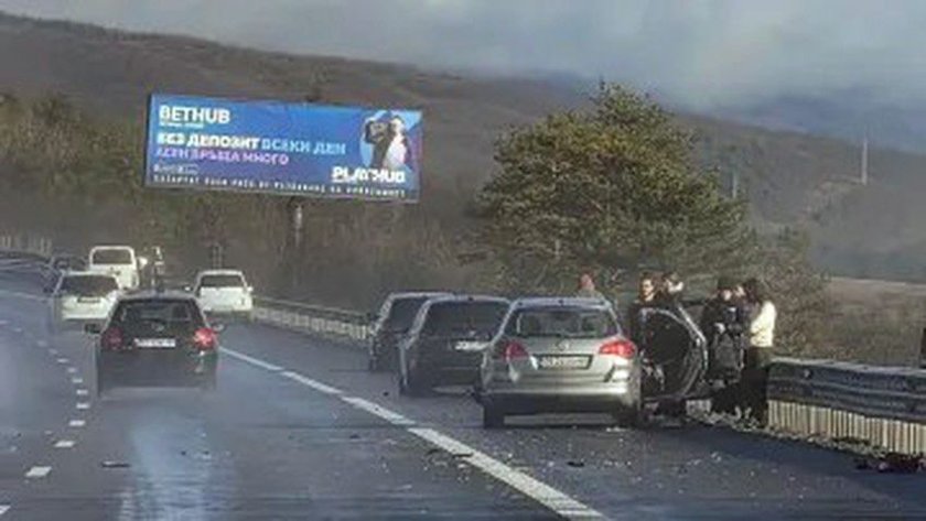 Кошмар на АМ Тракия заради лошото време 