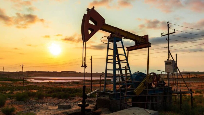 Петролът поевтиня рязко