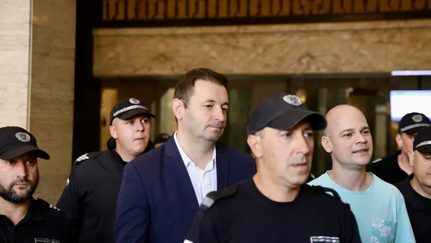 Заради нескопосан обвинителен акт съдът върна делото срещу Никола Барбутов