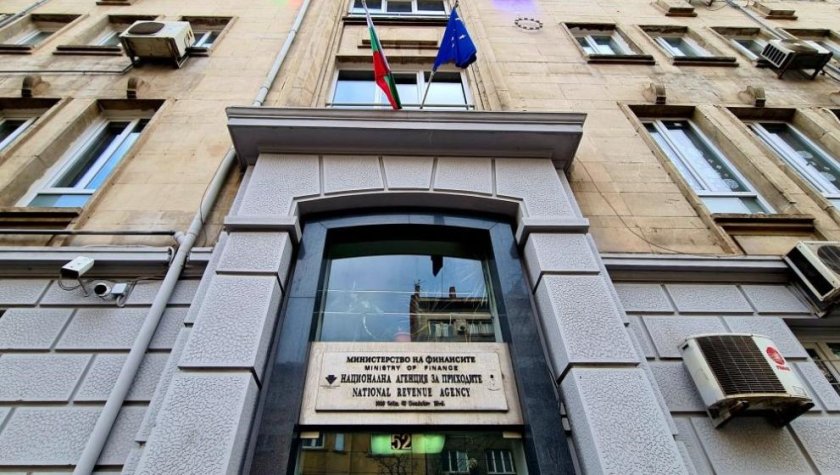 НАП ще публикува ежедневно средната цена на дизел и бензин А95