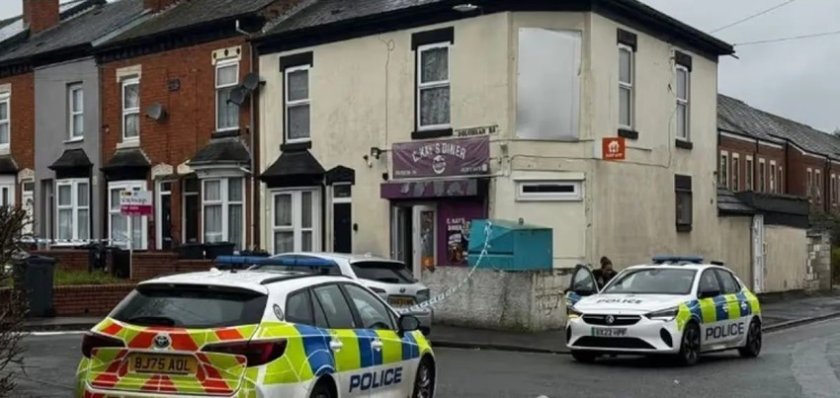 Простреляха мъж пред входната врата на дома му