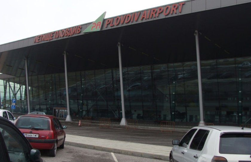 Сигнал за бомба затвори летище "Пловдив"