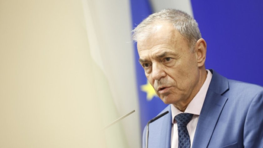 В МОН притеснени от удължителния бюджет