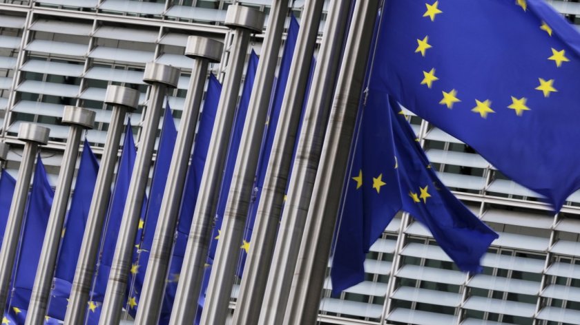 ЕК отлага забраната за внос на руски петрол