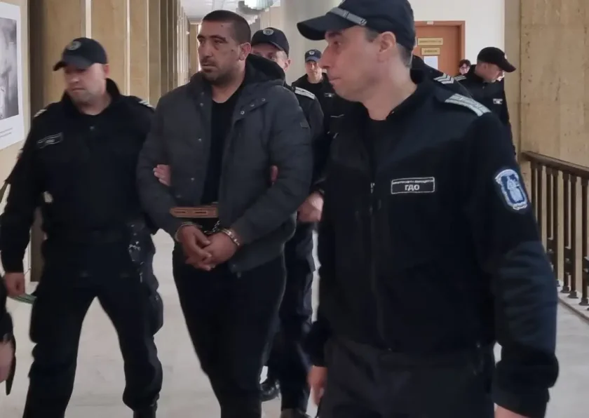 Страх или разкаяние? Убиецът на общинския полицай в Слънчев бряг поиска да остане в ареста