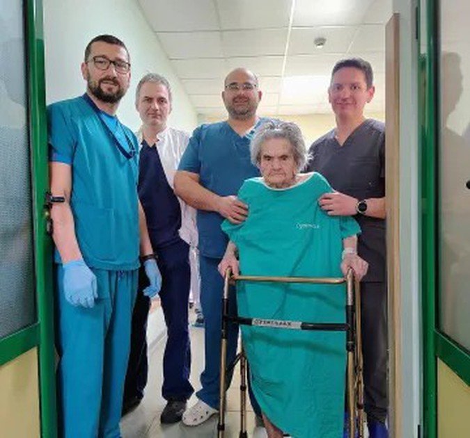 Мултидисциплинарен екип на УМБАЛ &bdquo;Софиямед&ldquo; изписа 103-годишна пациентка