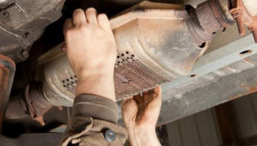 Румънци свиха катализаторите на куриерски бусове у нас