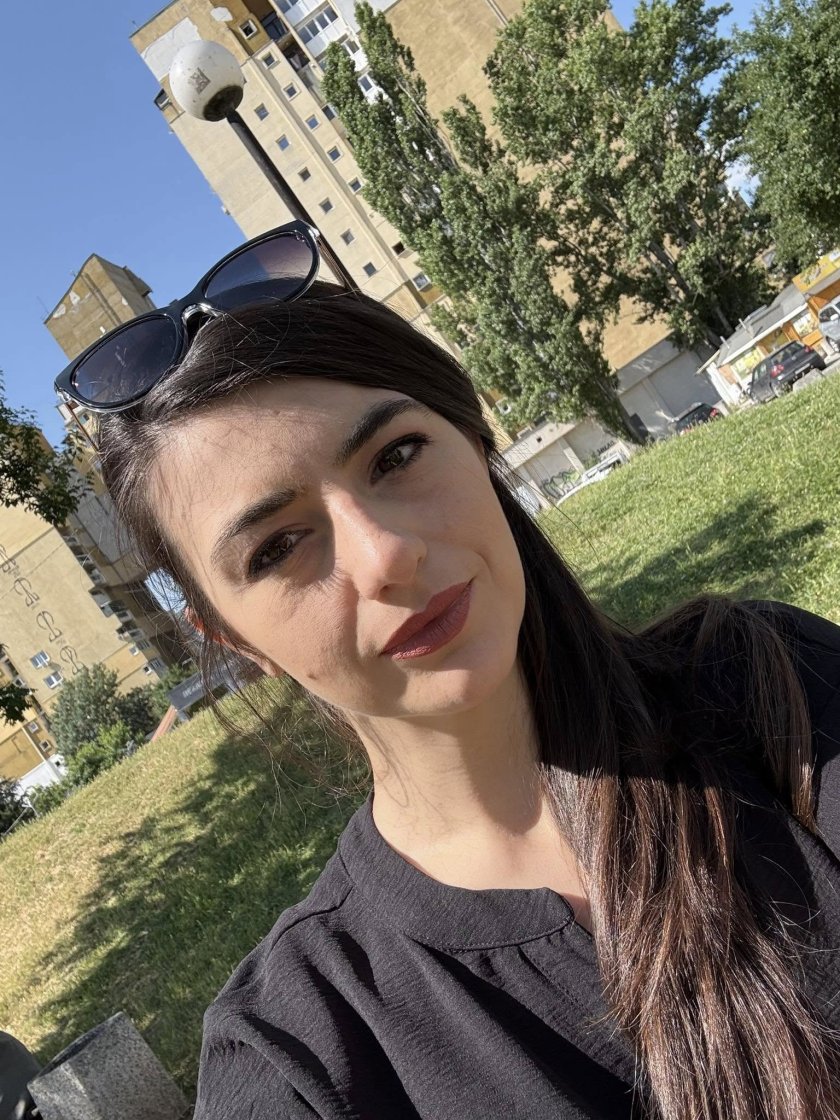 Лена Бориславова отвори правните учебници срещу Радев и Зарков 