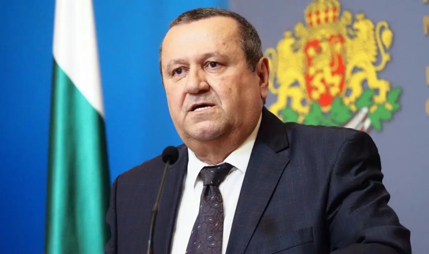 Държавата разкрива 15 000 работни места за безработни и хора над 55 години