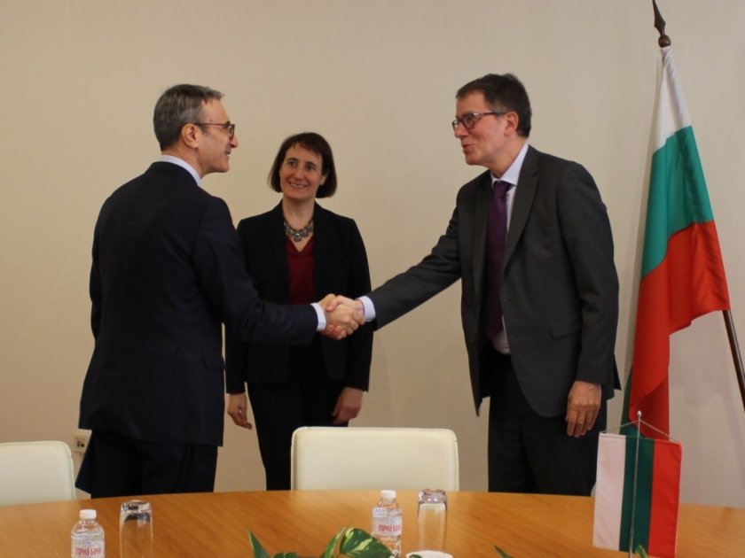 Трайков се обяви за промяна на европейската търговия с емисии, за да падне цената на тока