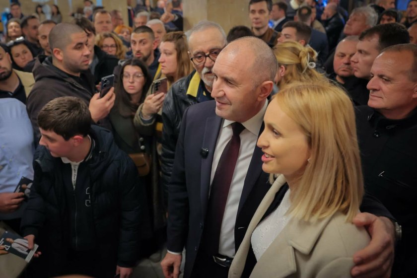 Половин милион евро дарили фенове на Радев за кампанията му