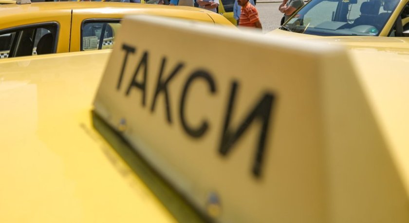 Скъпите горива отказват таксиджии