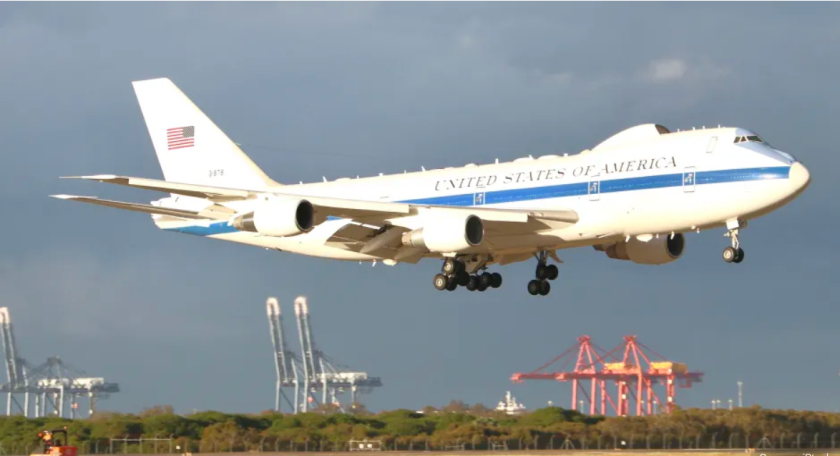 Самолетът на "Страшния съд&ldquo; излетя - кръжи около командния център за ядрени оръжия