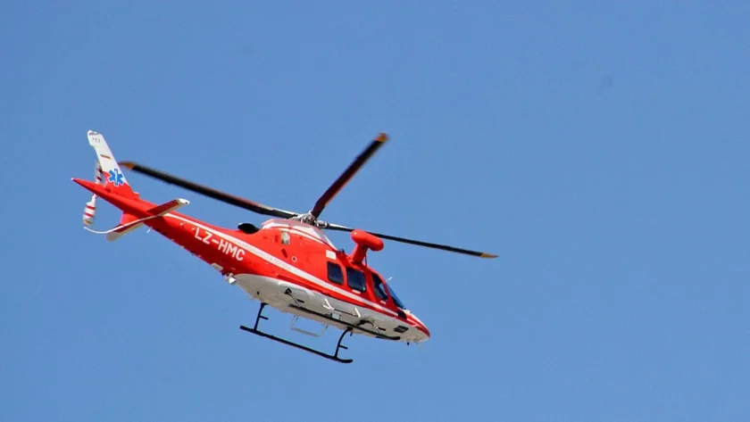 Лекари спасиха 7-месечно бебе, глътнало цип