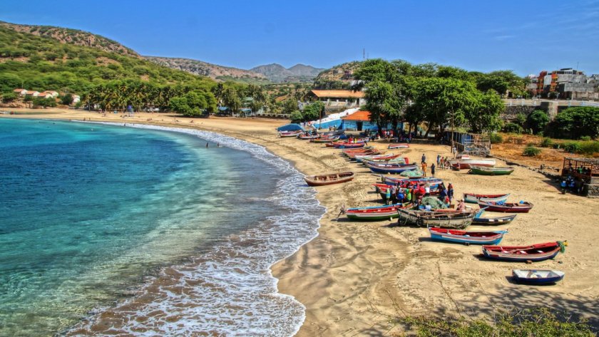 След осем смъртни случая: Над 1700 туристи съдят TUI заради пътуване до Кабо Верде