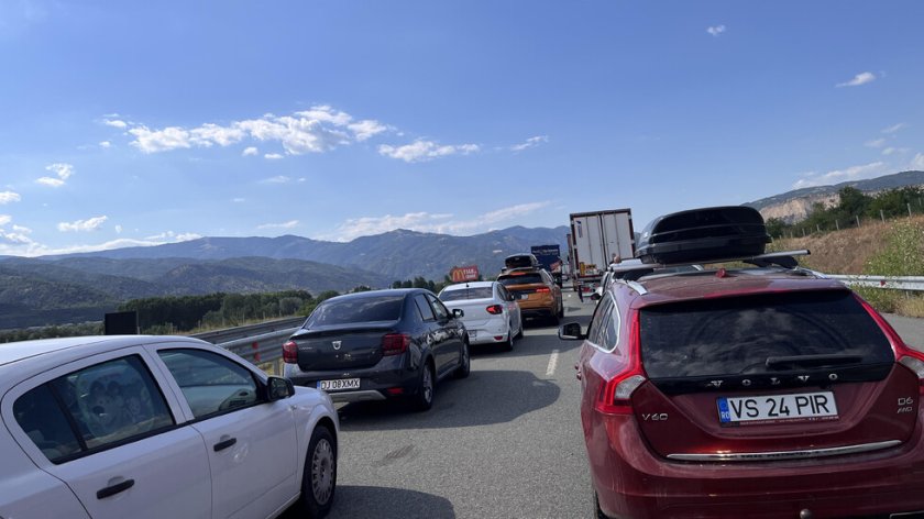 Километрично задръстване по пътя към Гърция