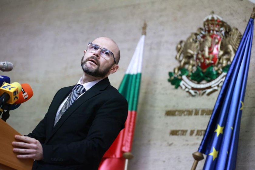 Янкулов поиска дисциплинарка срещу прокурор Емилия Русинова (ВИДЕО)