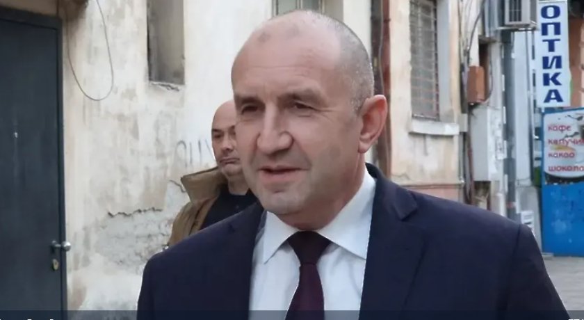 Румен Радев вече набра скорост срещу ПП-ДБ, като ескалира с