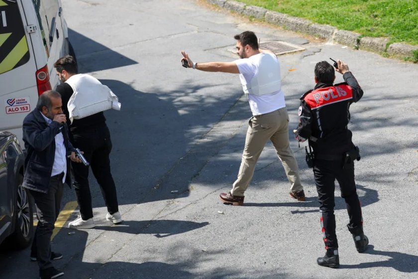 Стрелба по израелското консулство в Истанбул, има убит