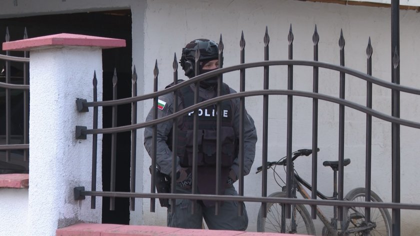 Обиски и в Монтана след сигнали за търговия с гласове