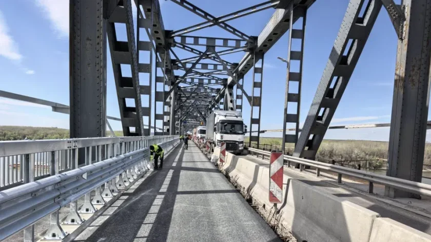 Пускат и двете платна на Дунав мост при Русе
