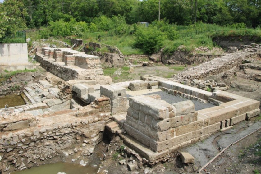 Възобновяват басейн на 1800 години във Ветрен!