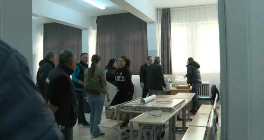 Изритаха екип на БНТ от изборно помещение в Истанбул