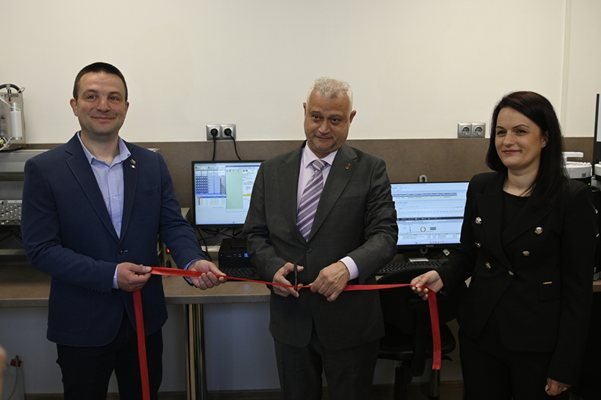 Дечев откри лаборатория за проби на пияни и дрогирани шофьори 