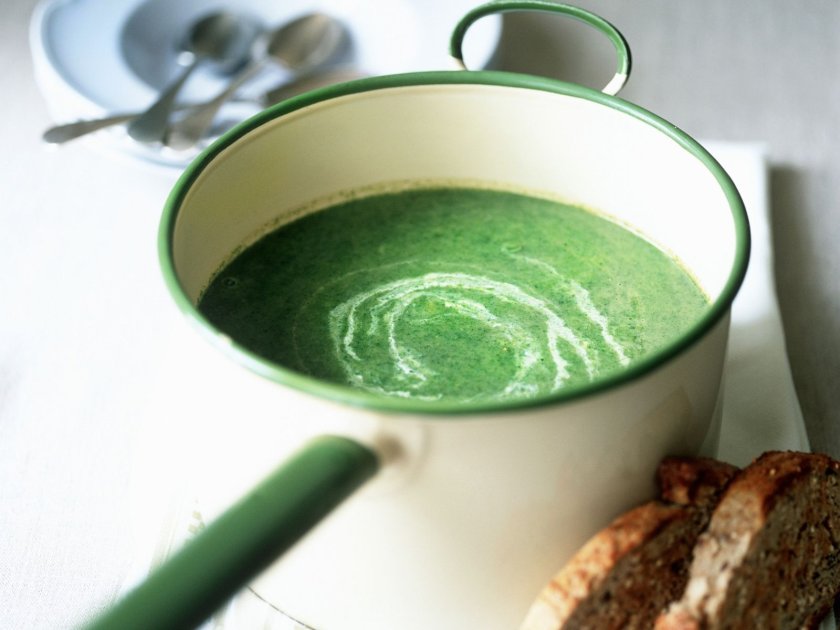 Спаначена супа с коприва