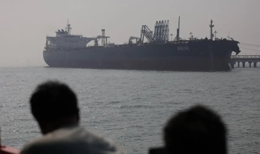 Индия няма да спира руския петрол