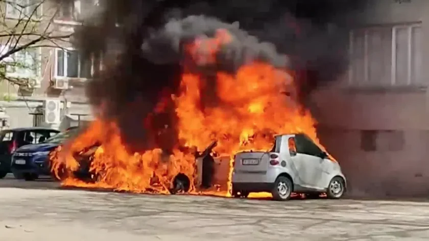 Изгоряха четири автомобила 