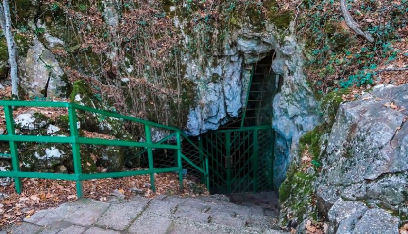 Битката за собствеността на пещерата "Съева дупка" навлиза в нова фаза