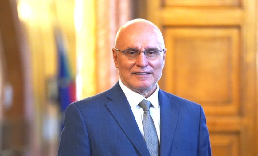 Димитър Радев: Еврото не купува доверие, то вече го има