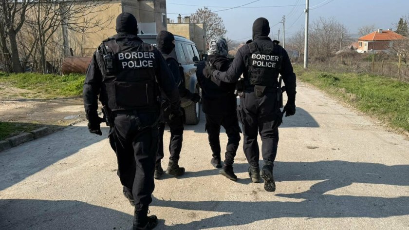 Гранична полиция разби канал за мигранти, турци и сирийци са задържани