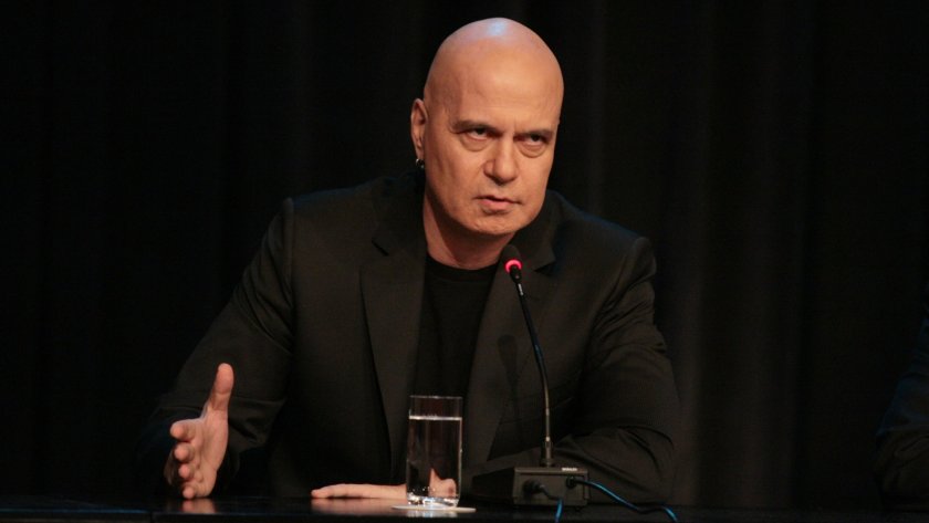 Слави не се показа как гласува