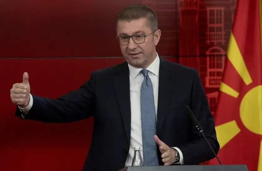 Християн Мицкоски се присмя: Само 250 македонски българи са заинтересовани да участват в изборите